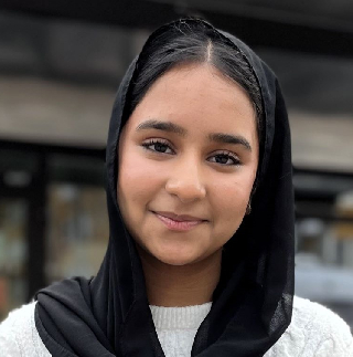 Chashman utanför skolan